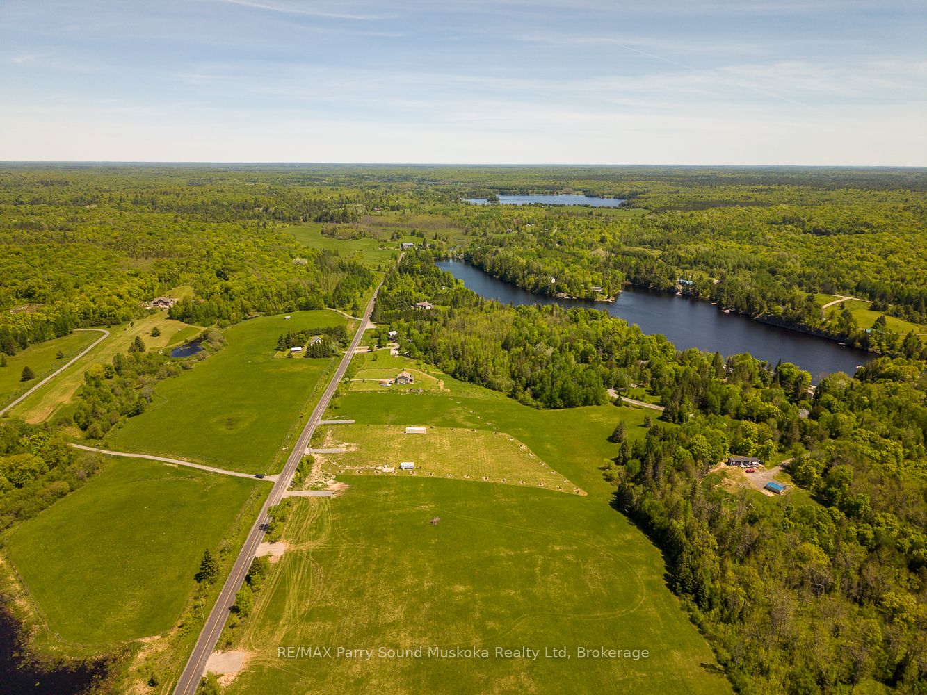 267 Balsam Road, McKellar, ON P0G 1C0 photo 2