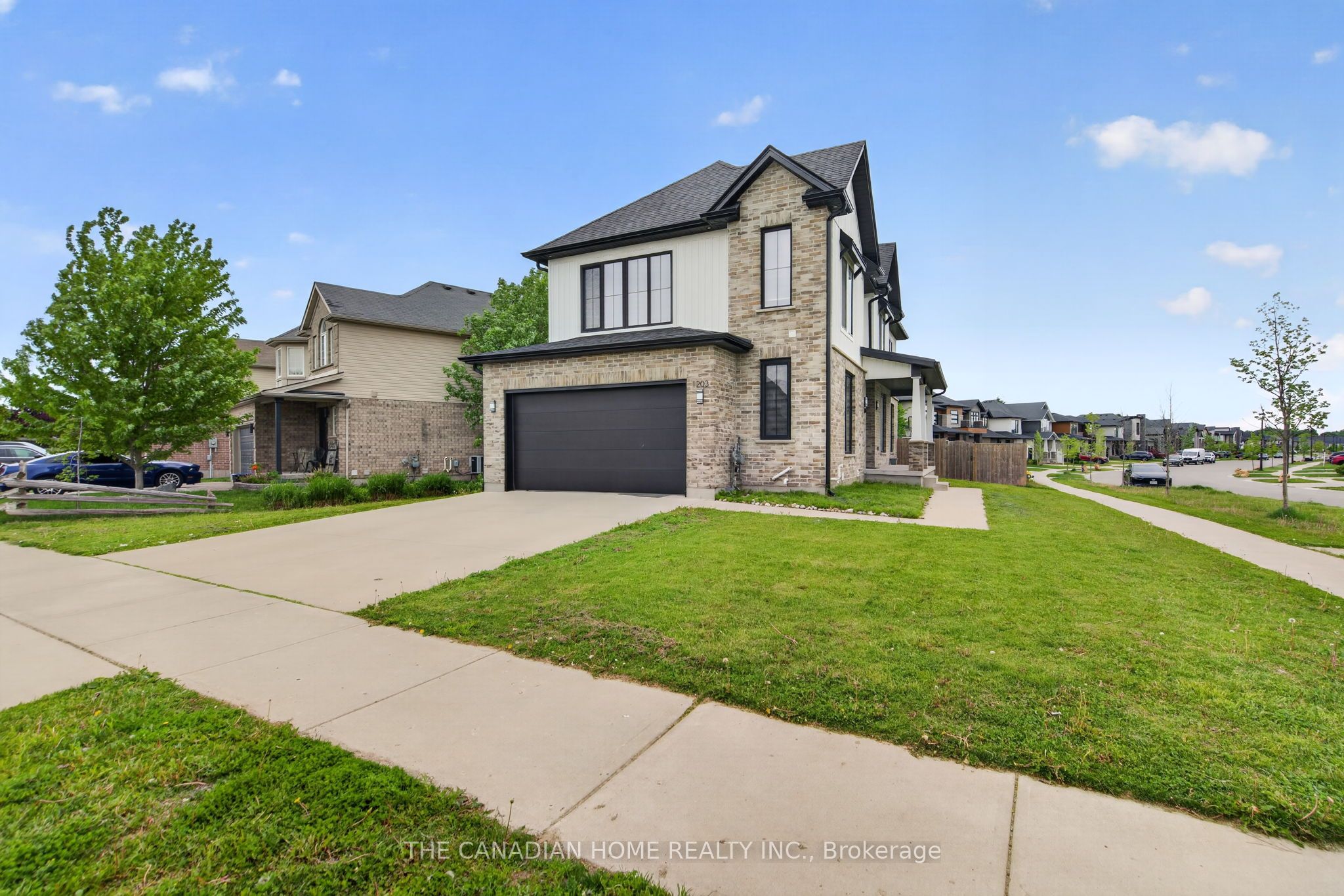 1203 SILVERFOX Drive, London North, ON N6G 0V8 photo 3