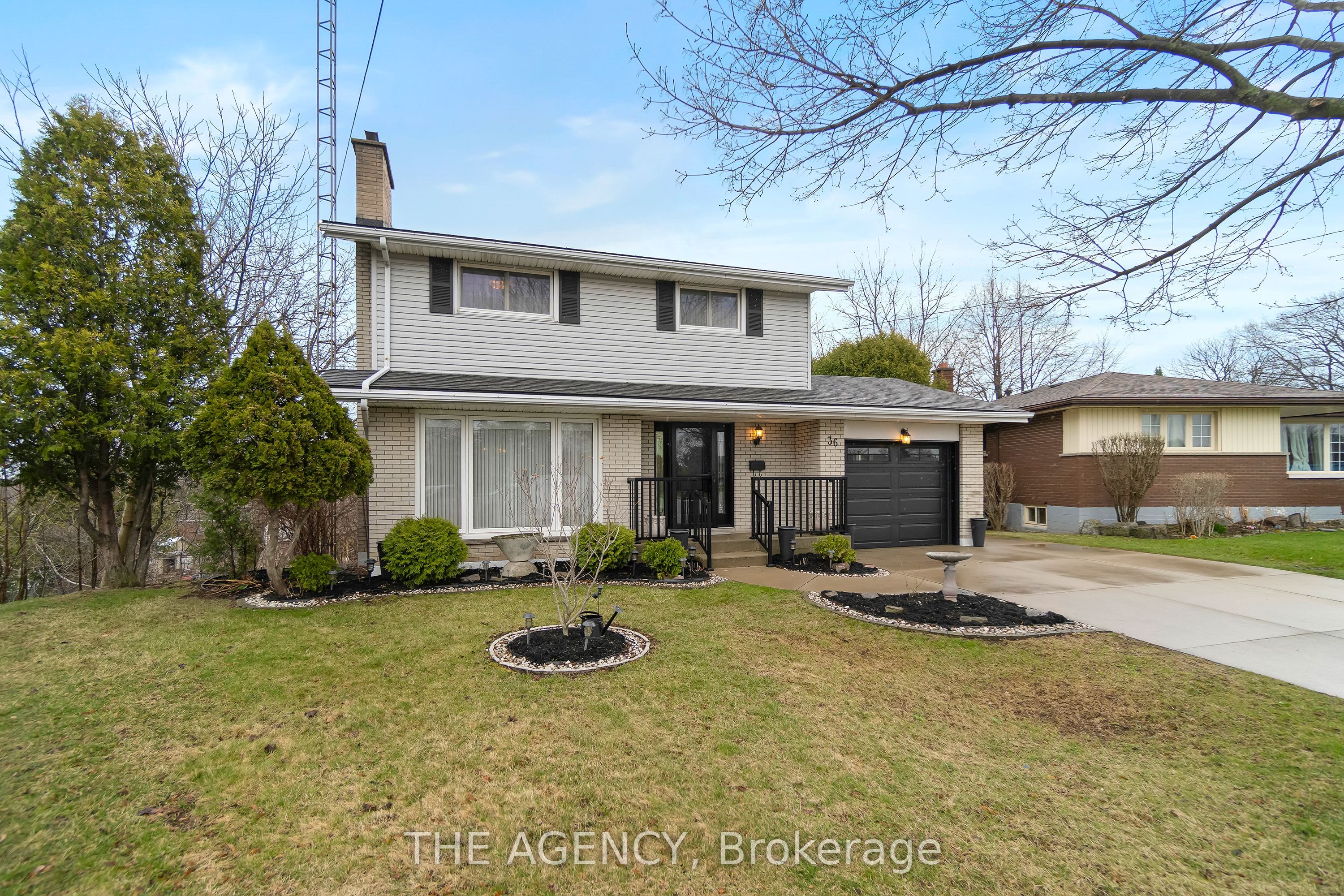 36 Buckingham Drive, Hamilton, ON L9C 2G5 photo 3
