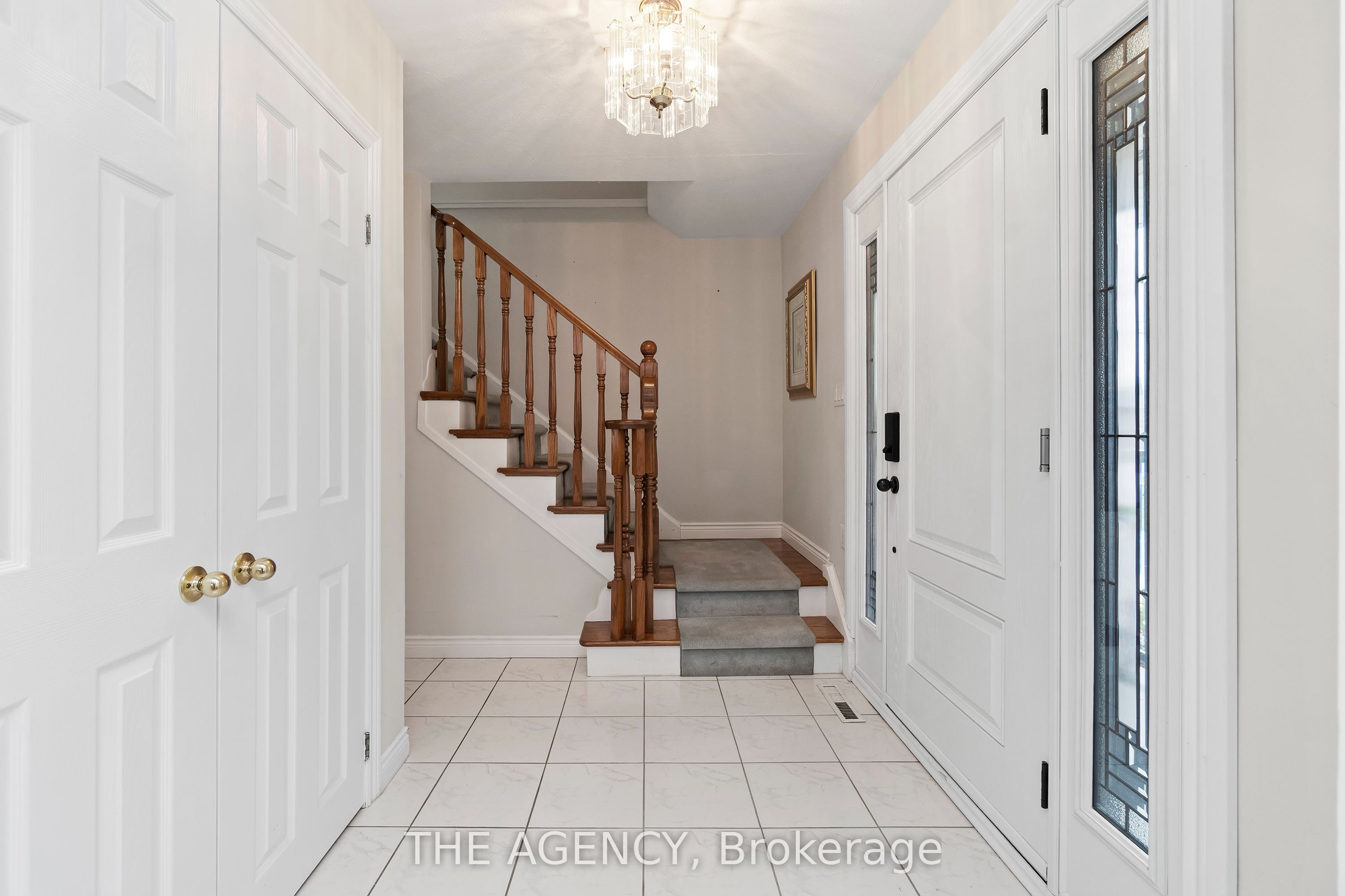 36 Buckingham Drive, Hamilton, ON L9C 2G5 photo 4