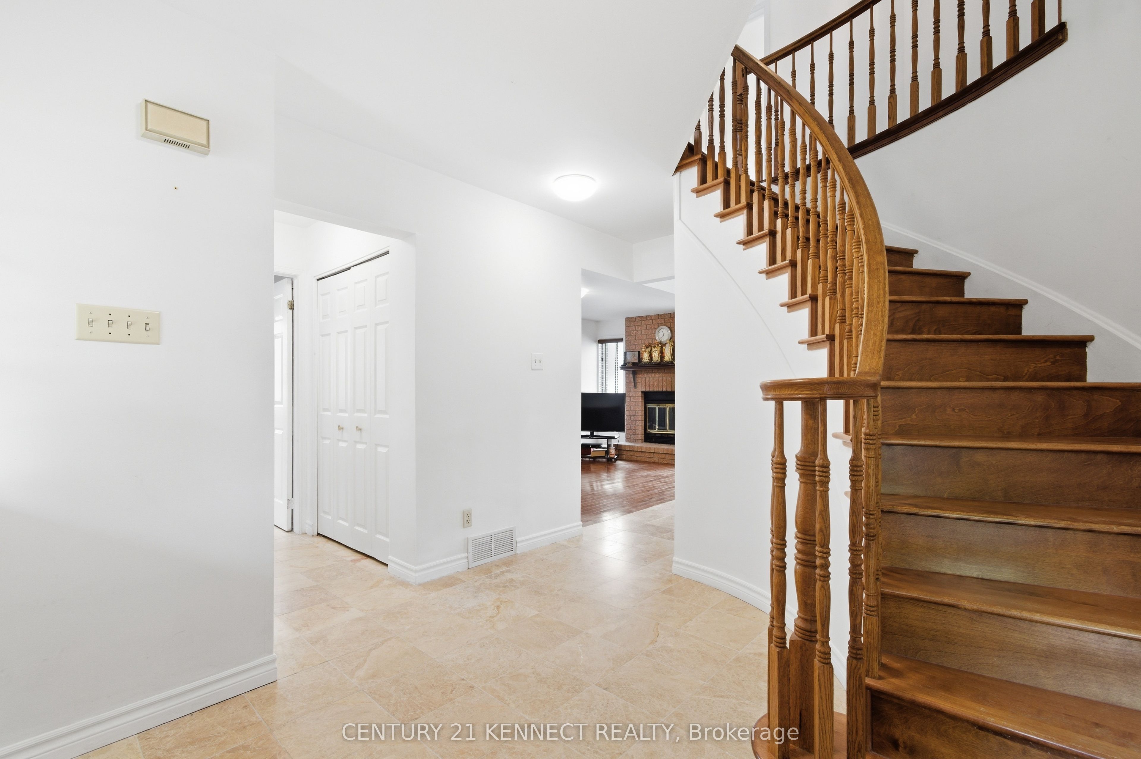 848 Fairlawn Avenue, McKellar Heights - Glabar Park and Area, ON K2A 4C2 photo 4