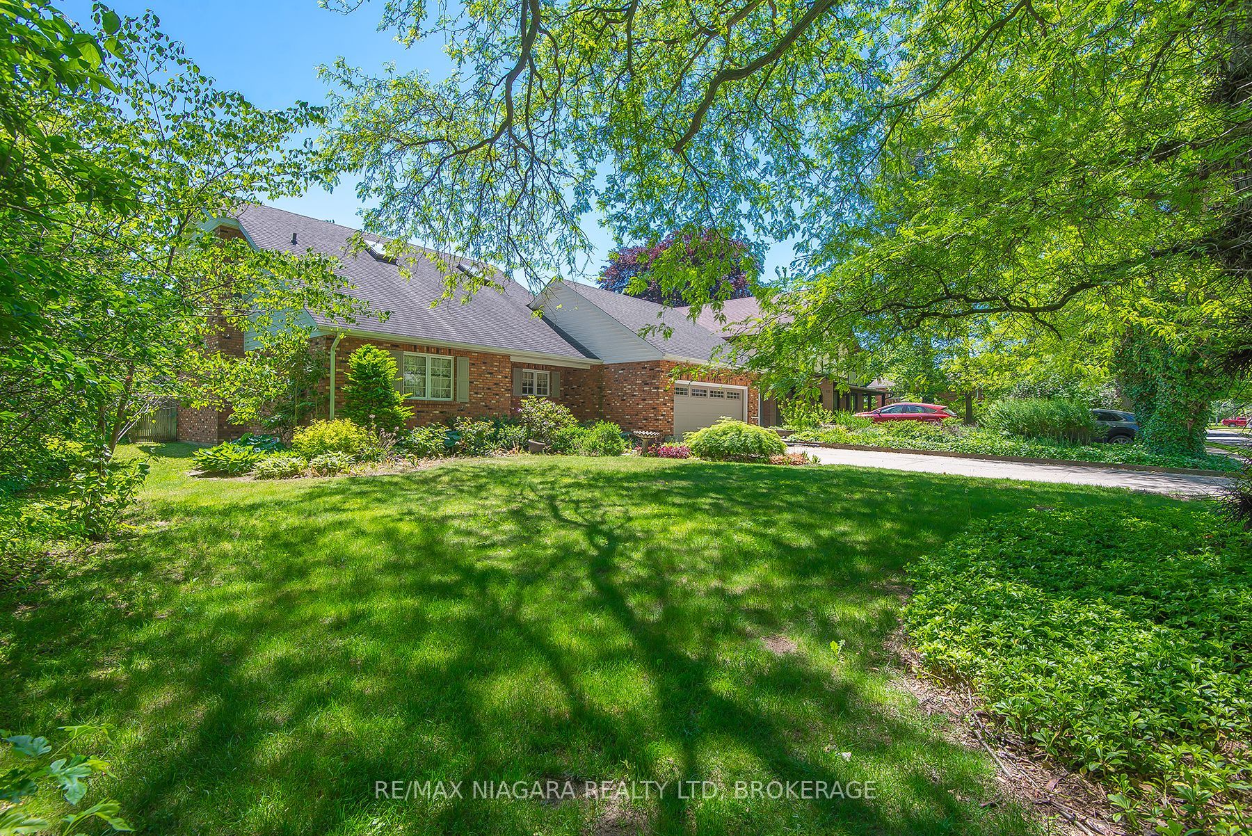 6254 Gore Street, Niagara Falls, ON L2J 4G5 photo 3