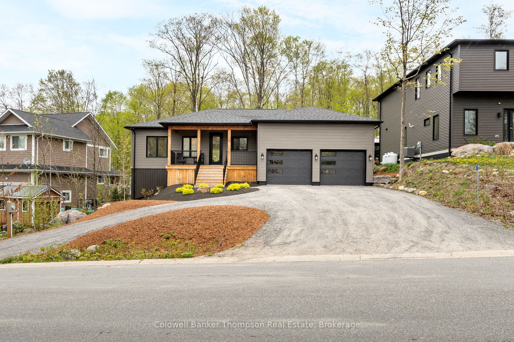 14 Mackenzie Drive, Huntsville, ON P1H 0A1