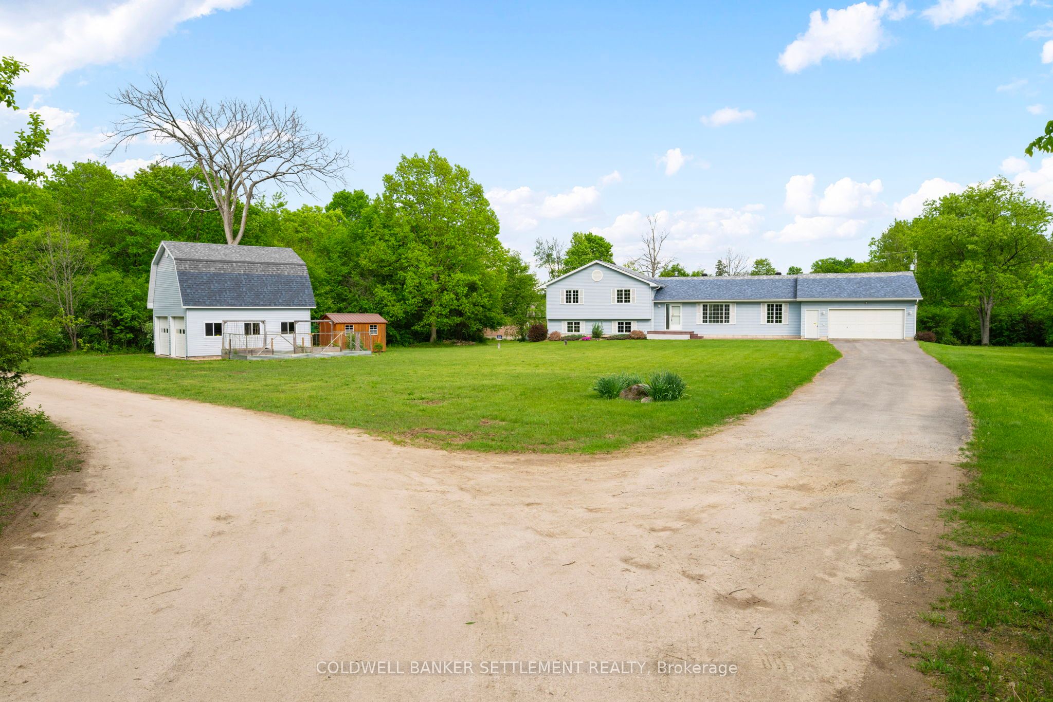 42 Berry Park Lane, Rideau Lakes, ON K0G 1L0