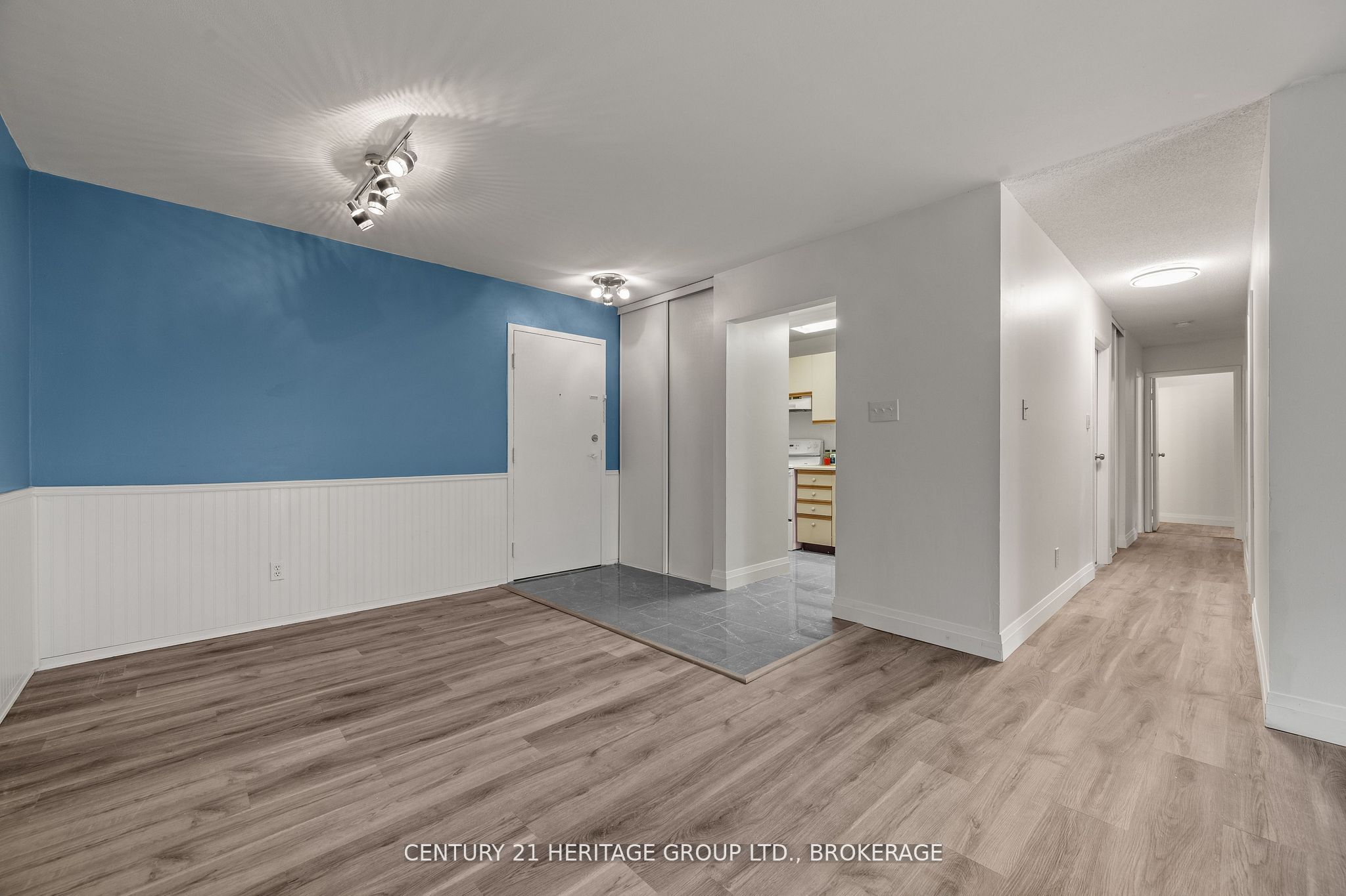 561 Armstrong Road 202, Kingston, ON K7M 8J9 photo 4