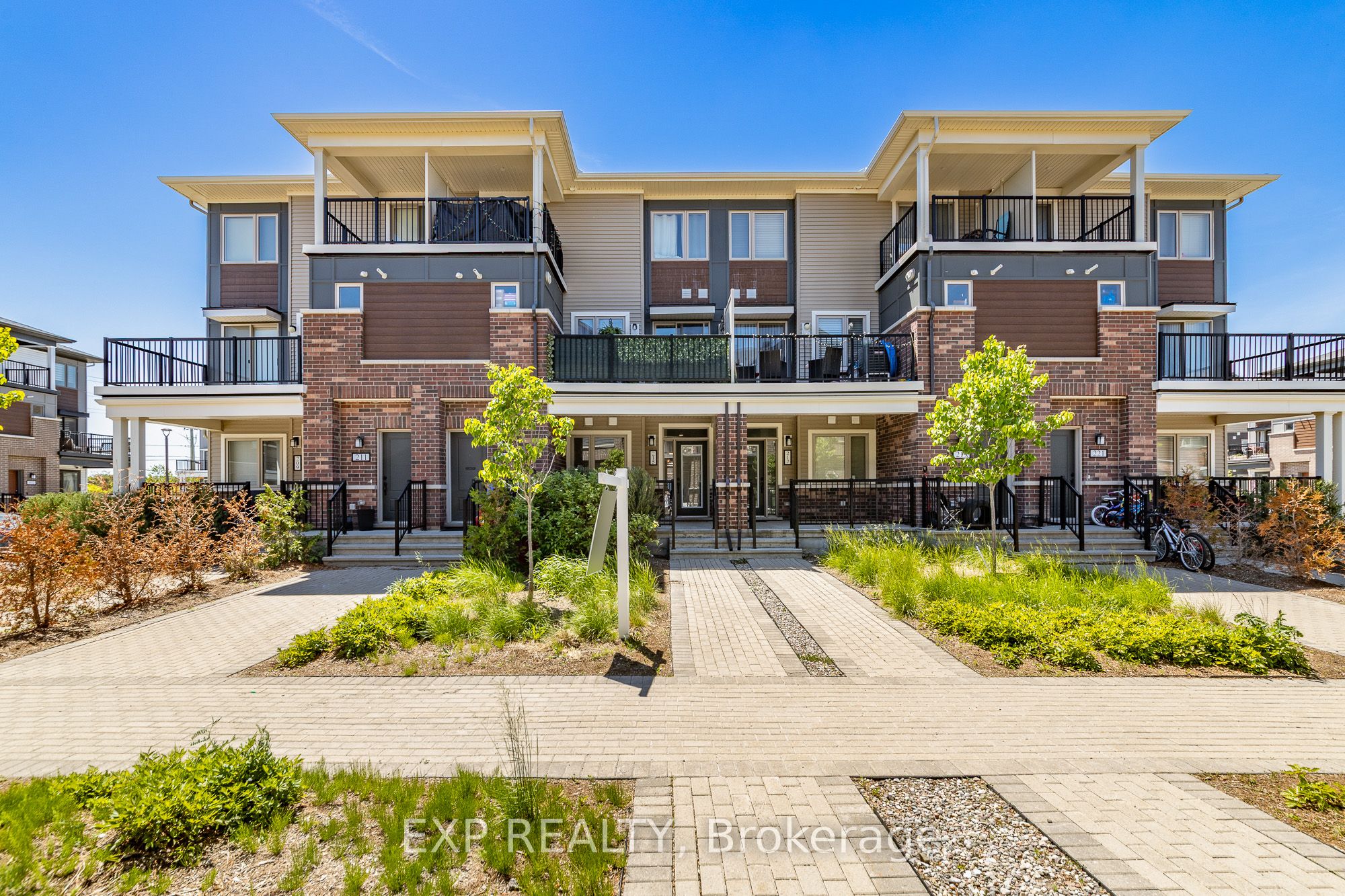 215 Lapland Private, Kanata, ON K2S 1B6