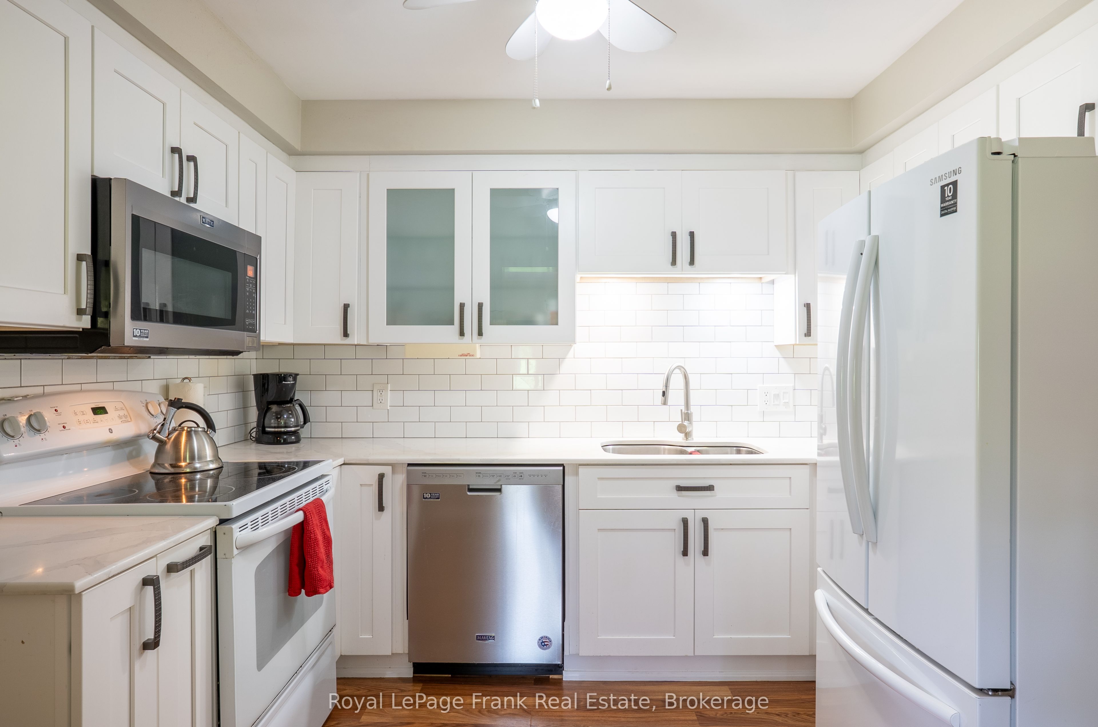 383 Old Surrey Lane, Kawartha Lakes, ON K0M 1A0 photo 4