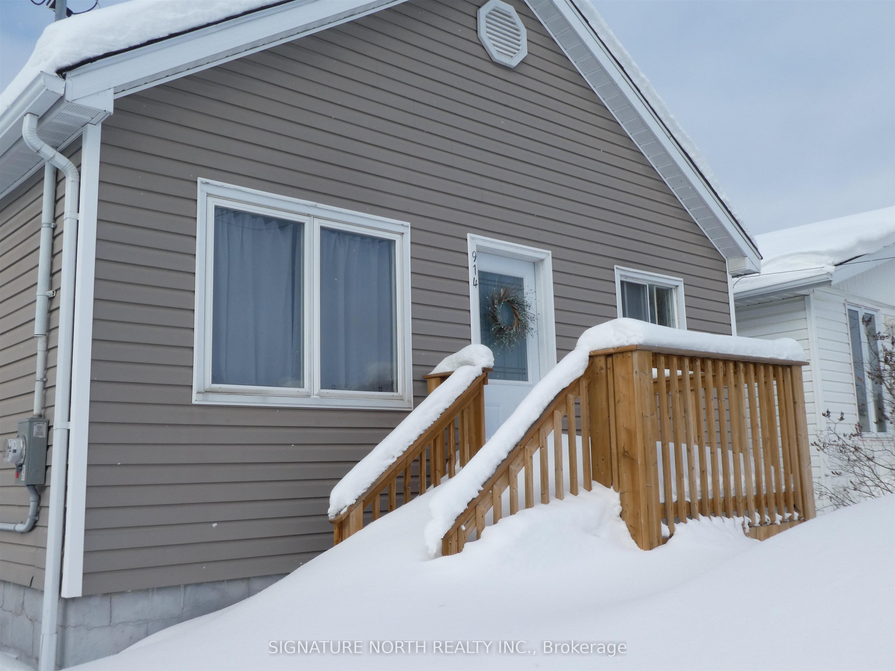First St E, Greenstone, ON P0T 1M0 photo 3