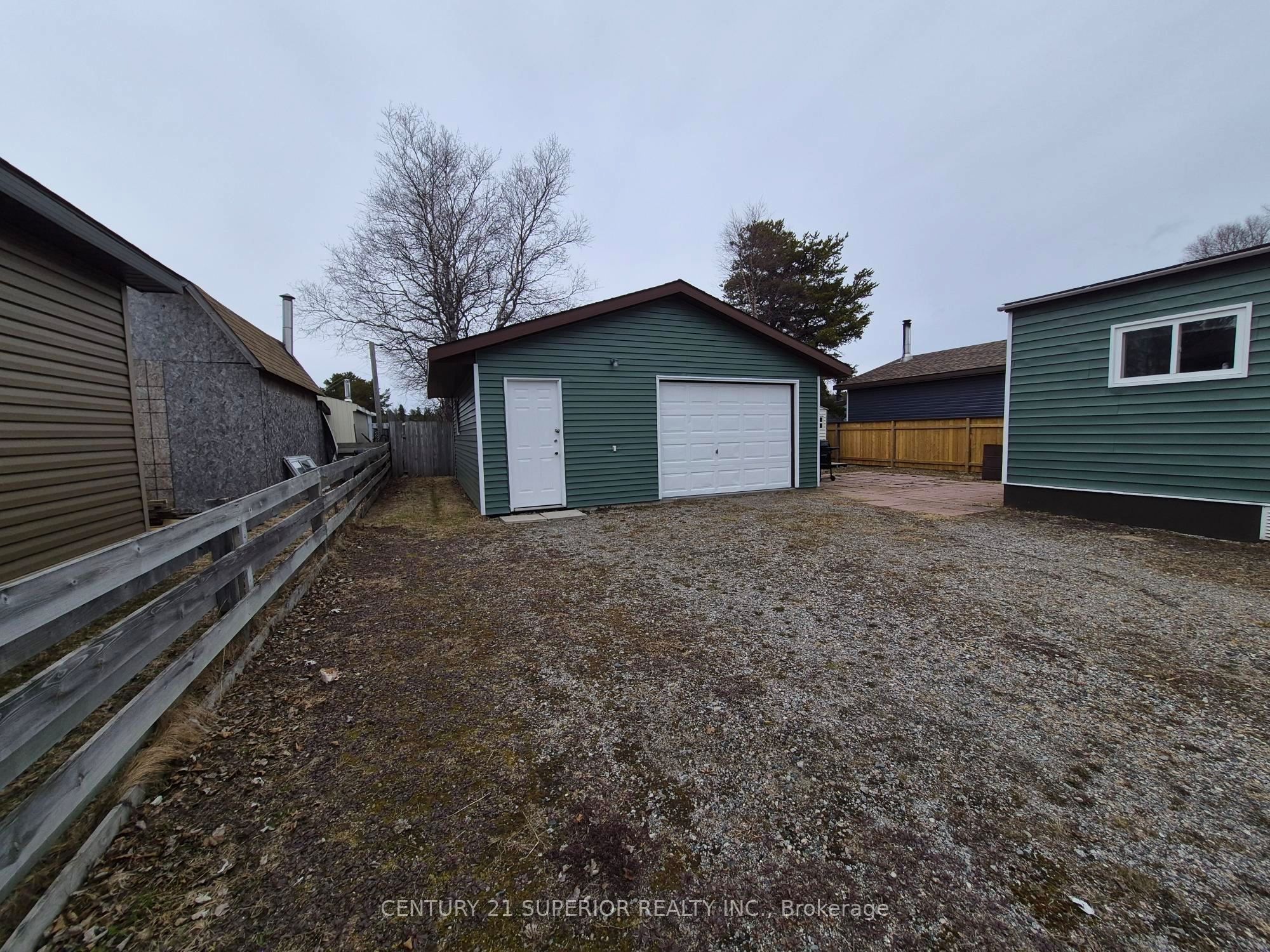 66 Jackson Crescent, Marathon, ON P0T 2E0 photo 2
