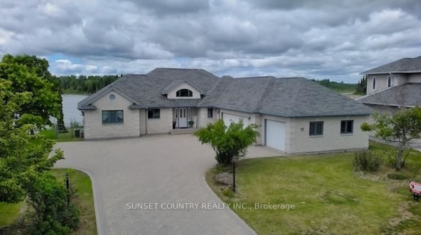 92 Edgewater Drive, Dryden, ON P8N 3K2 photo 2