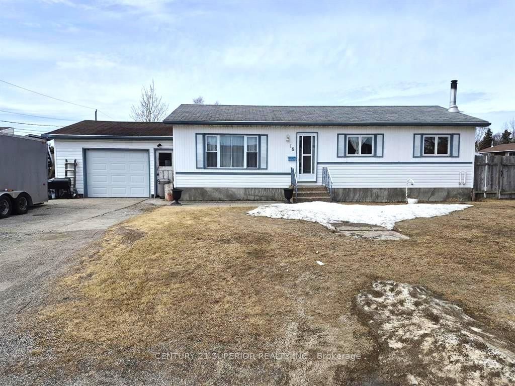 18 Lloyd Irwin Street, Marathon, ON P0T 2E0