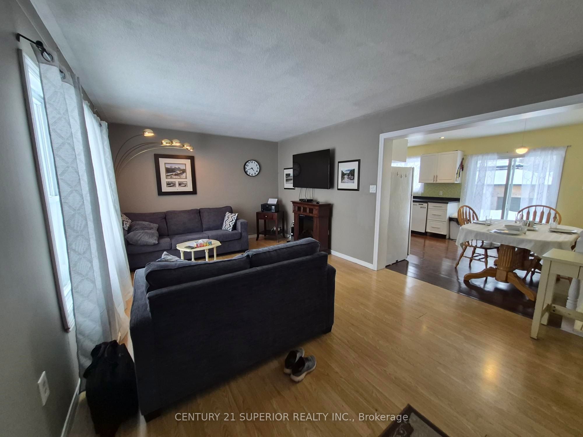 18 Lloyd Irwin Street, Marathon, ON P0T 2E0 photo 3