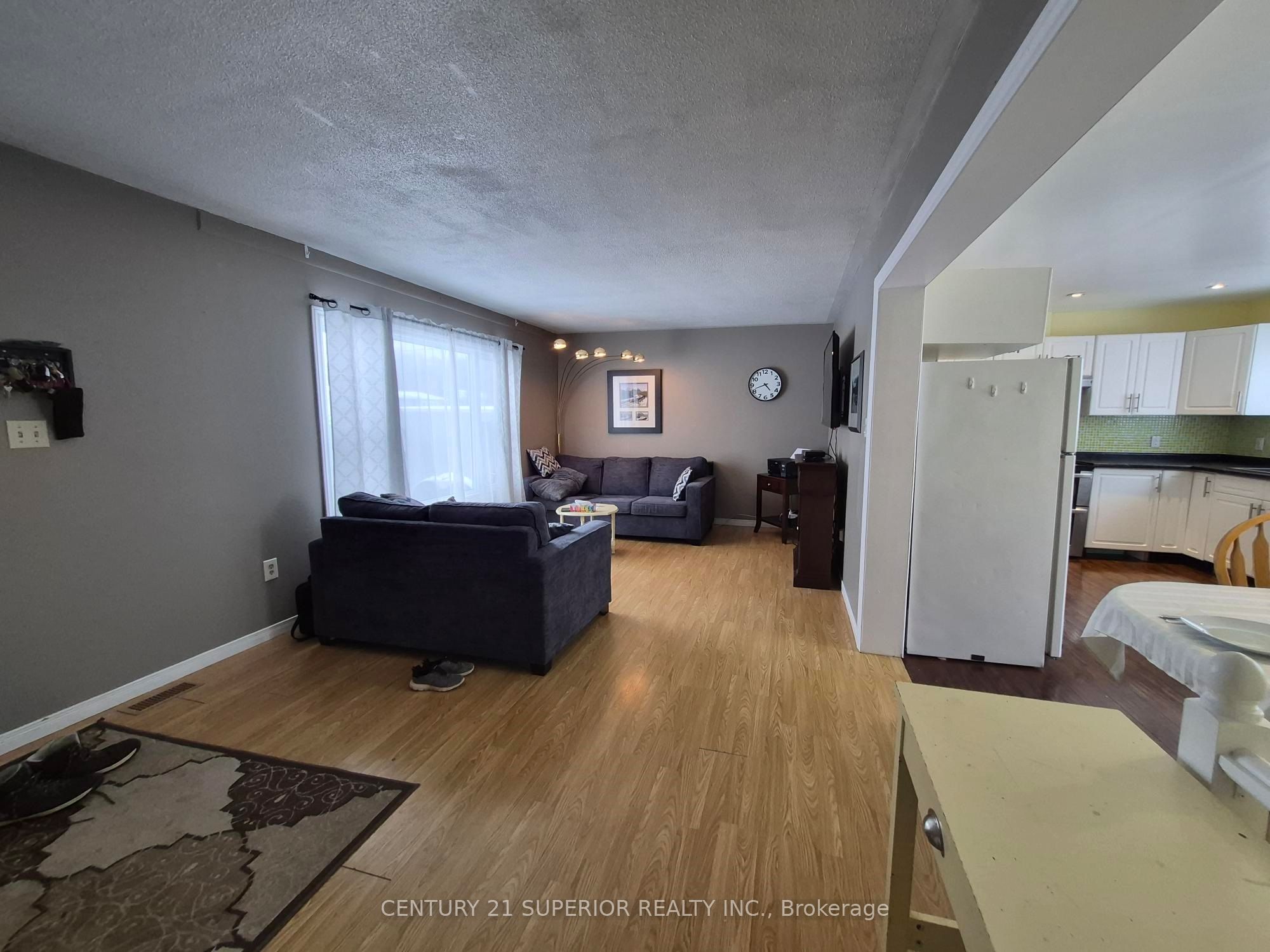 18 Lloyd Irwin Street, Marathon, ON P0T 2E0 photo 4