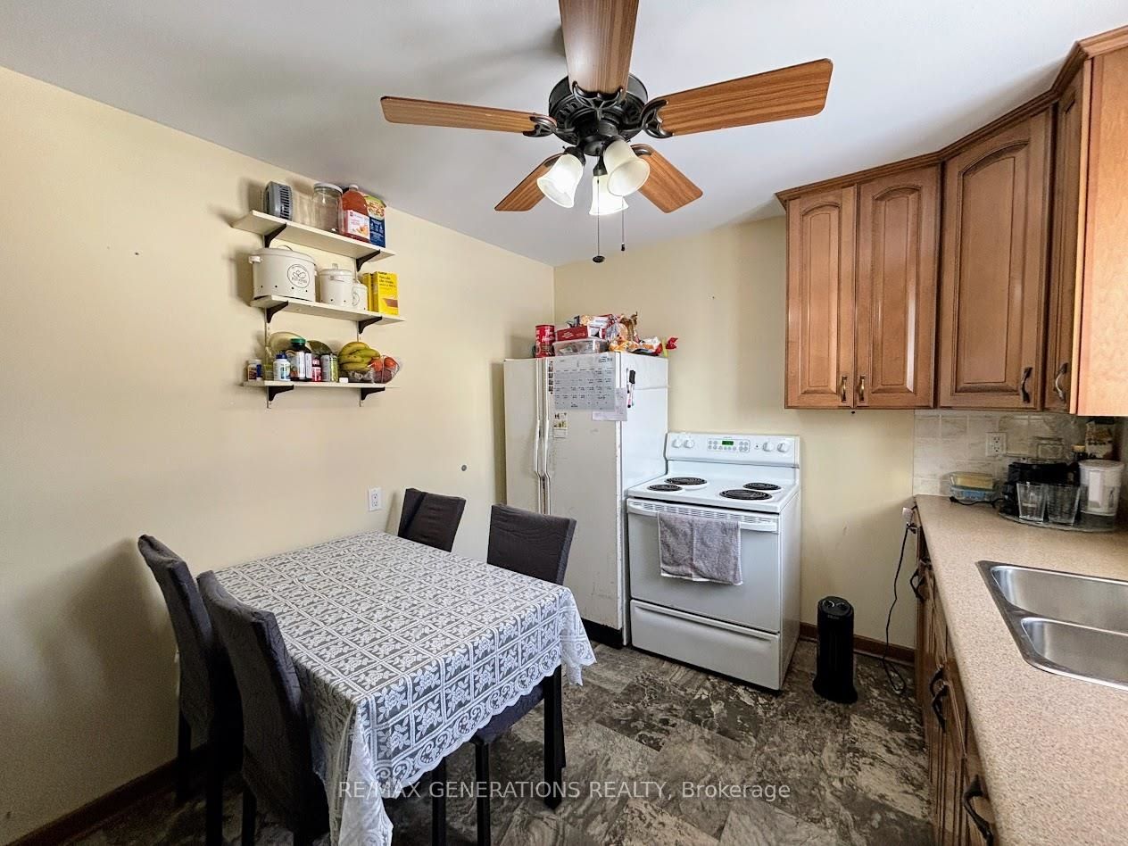 16 Wenonah Drive, Manitouwadge, ON P0T 2C0 photo 3