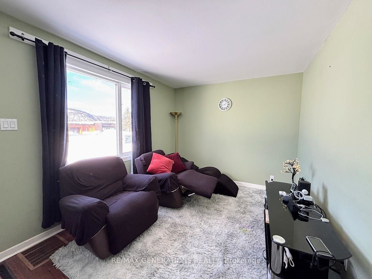 16 Wenonah Drive, Manitouwadge, ON P0T 2C0 photo 5