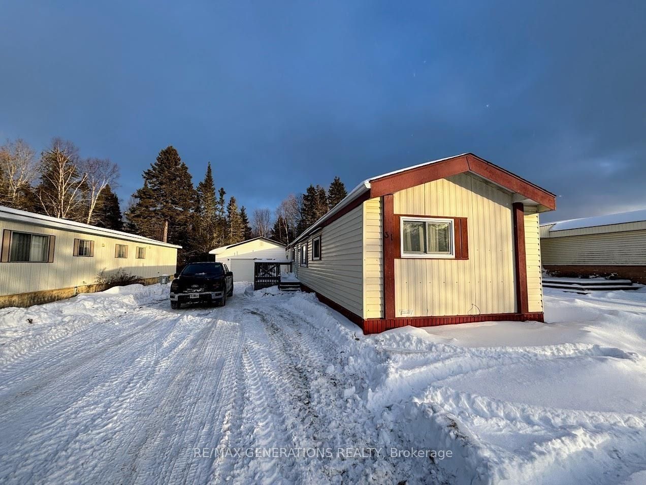 31 Coveney Street, Marathon, ON P0T 2E0