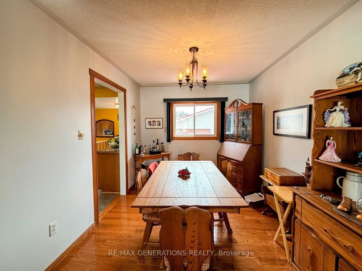 14 Lloyd Irwin Street, Marathon, ON P0T 2E0 photo 5