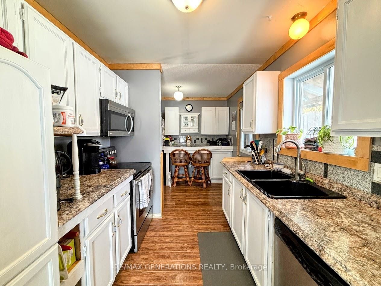 64 Hemlo Drive, Marathon, ON P0T 2E0 photo 3