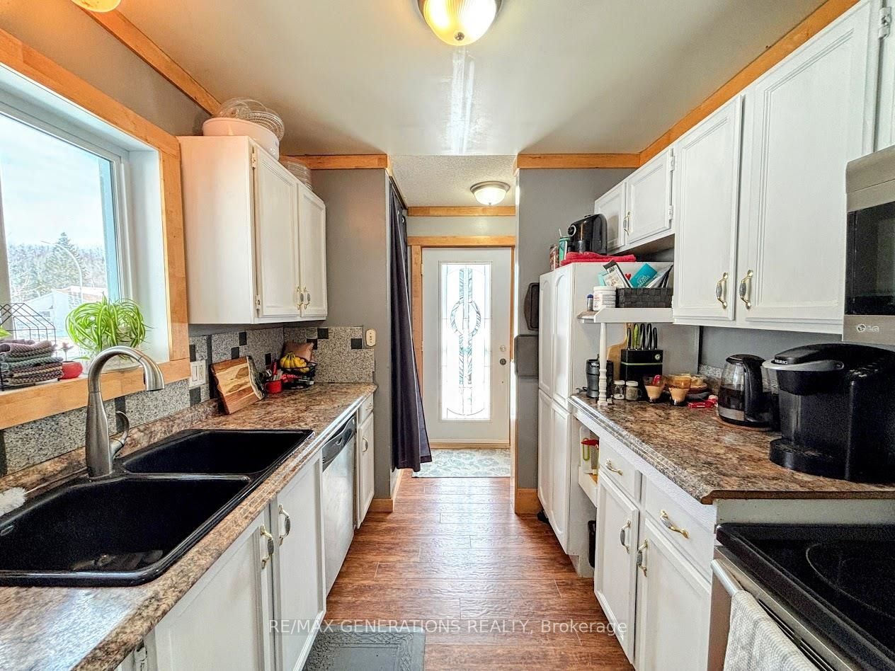 64 Hemlo Drive, Marathon, ON P0T 2E0 photo 4