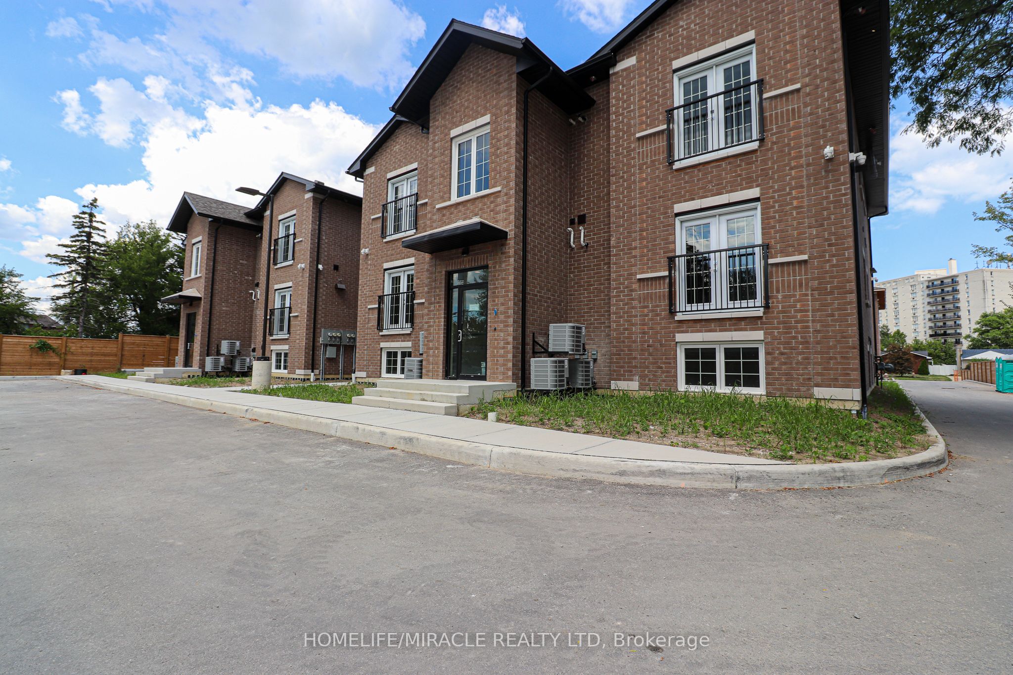233 Watson Avenue 204, Windsor, ON N8S 3R8