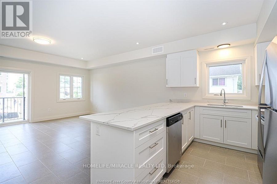 233 Watson Avenue 204, Windsor, ON N8S 3R8 photo 3