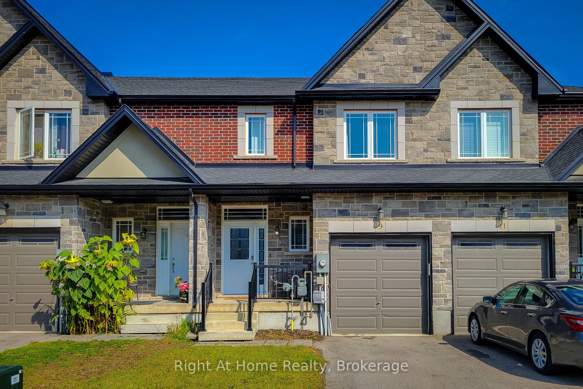 9 Callon Drive, Hamilton, ON L9K 0J8