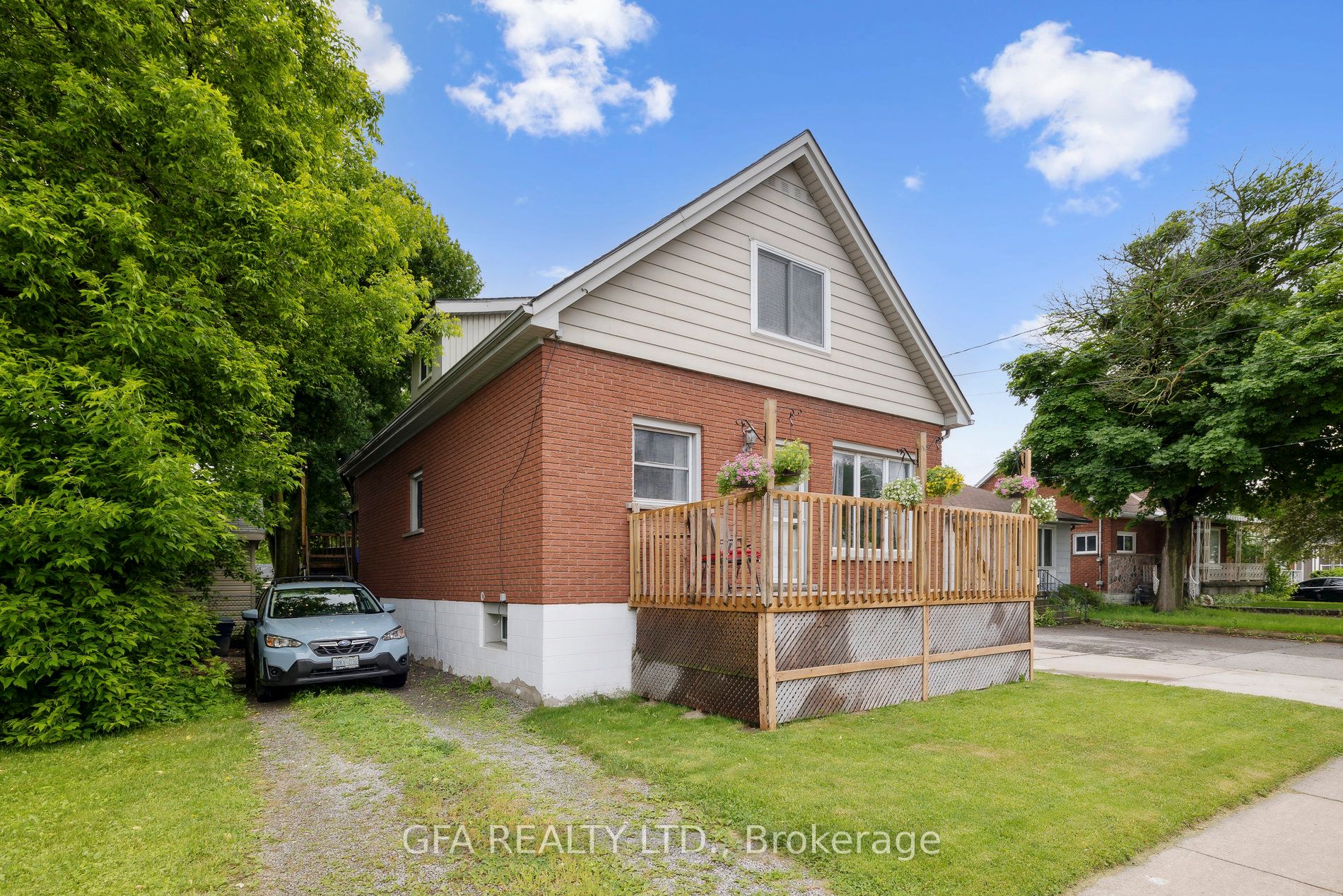 313 Upper Gage Avenue, Hamilton, ON L8V 4H6 photo 2