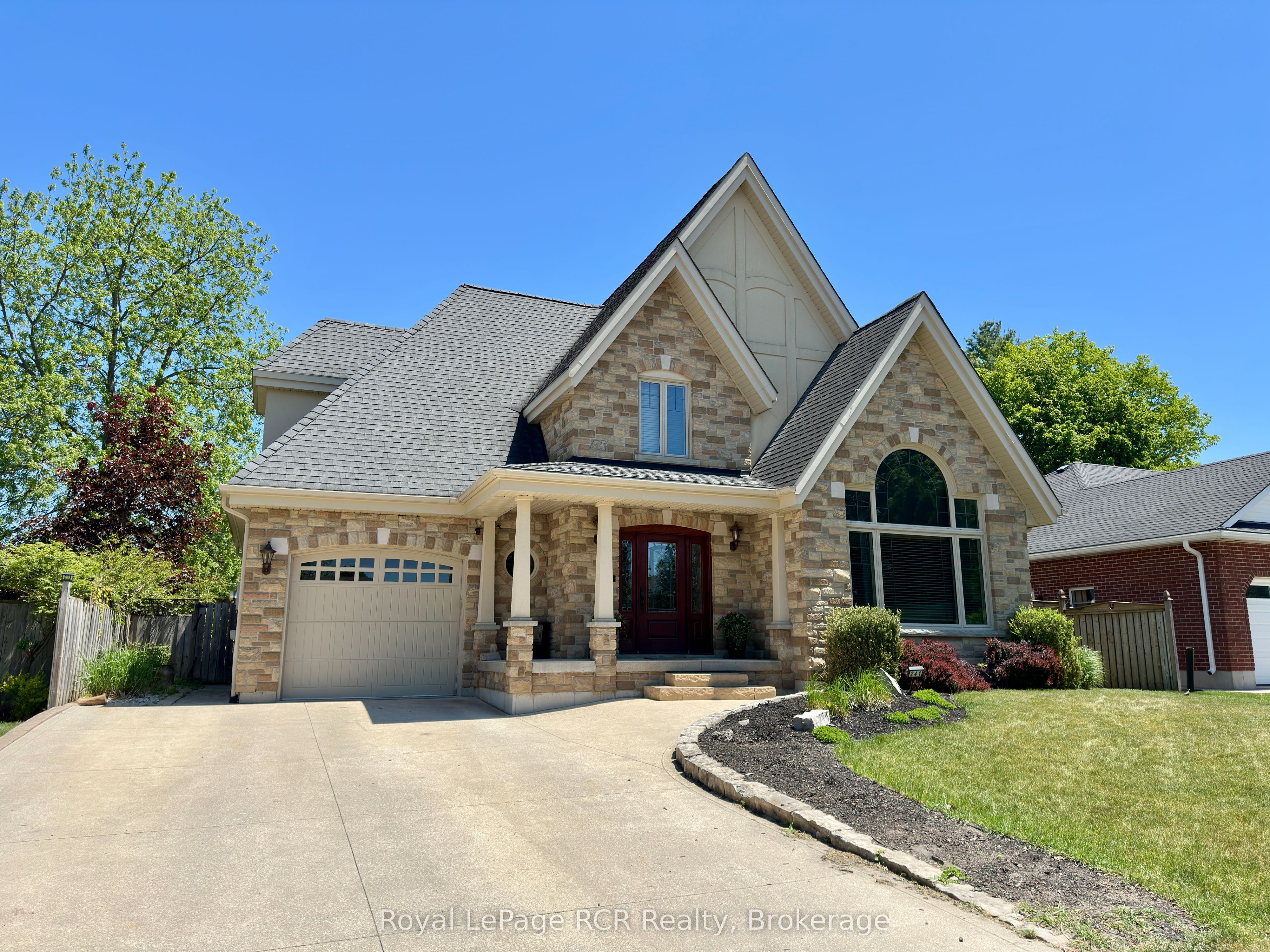 241 4th Street Crescent, Hanover, ON N4N 3S9 photo 2