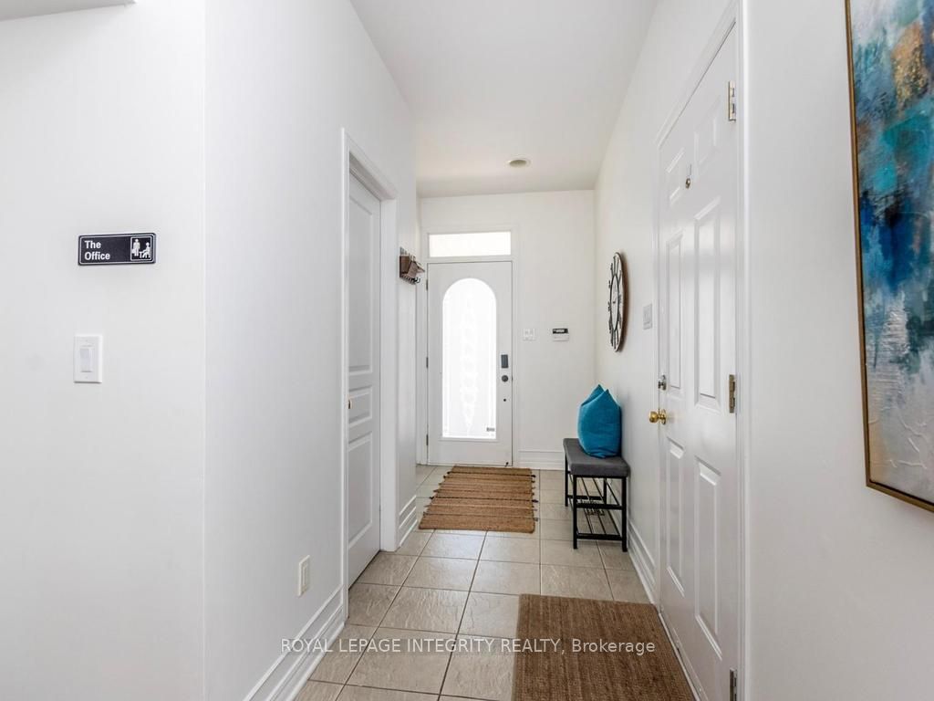 176 Parkin Circle, Blossom Park - Airport and Area, ON K1T 4G4 photo 4