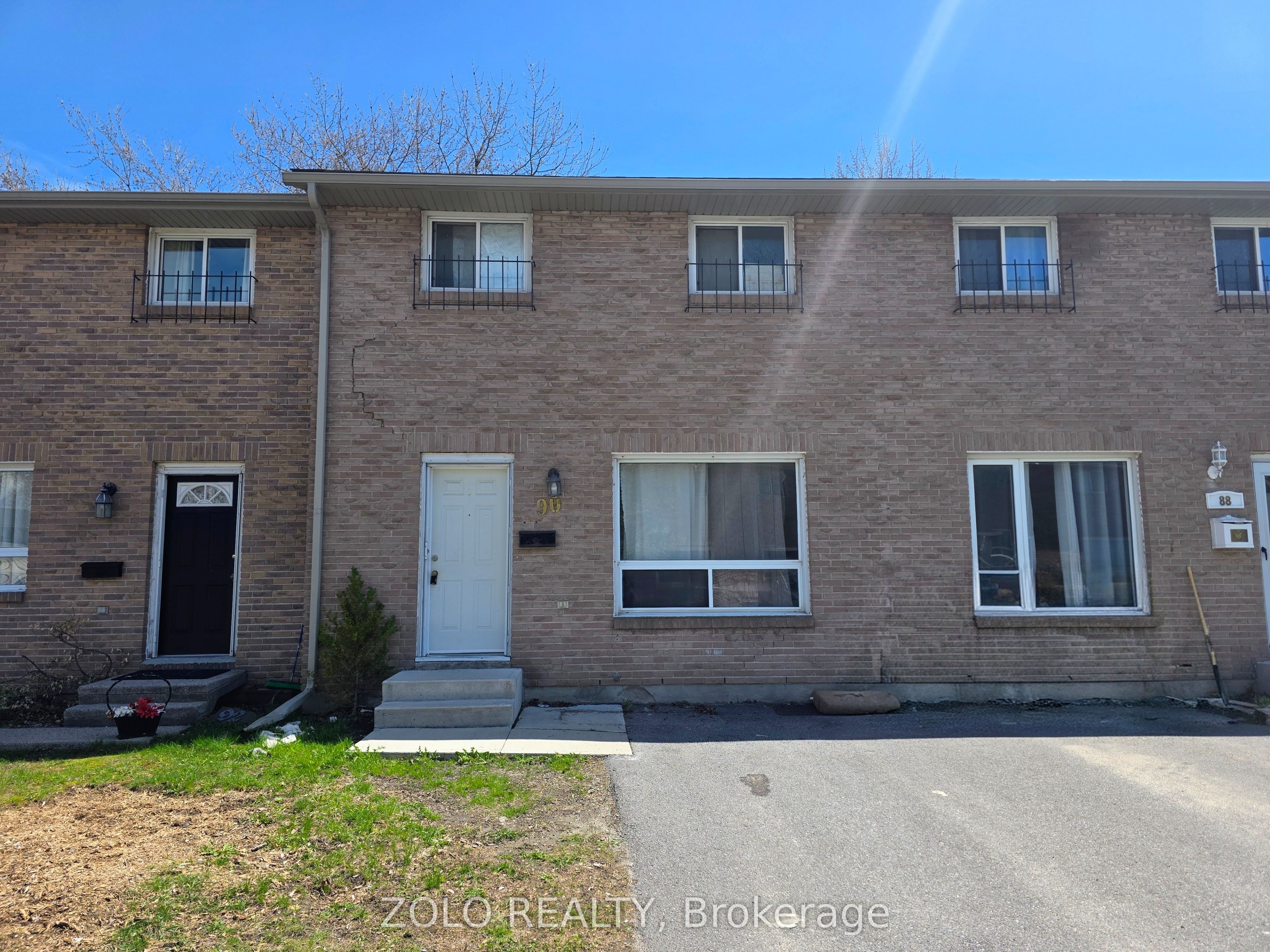 90 Rosemund Crescent 35, Kingston, ON K7M 6Z4