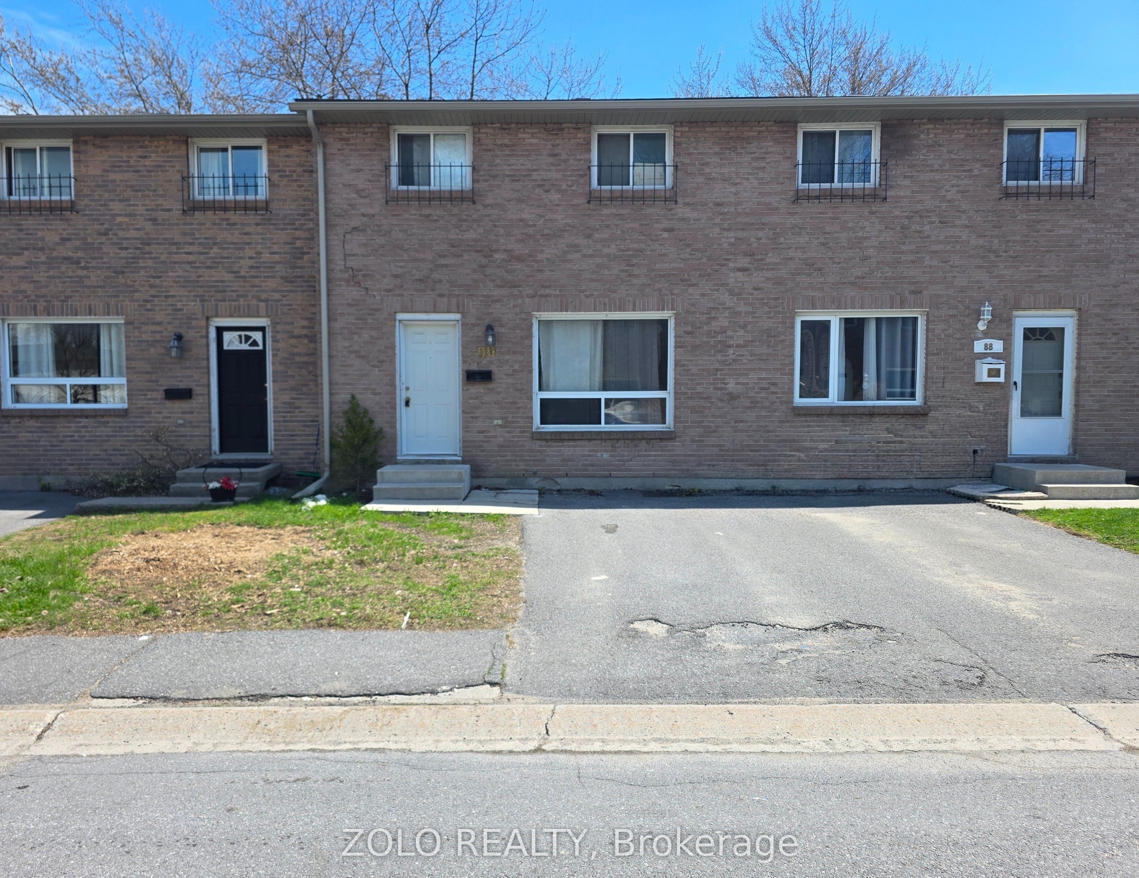 90 Rosemund Crescent 35, Kingston, ON K7M 6Z4 photo 2