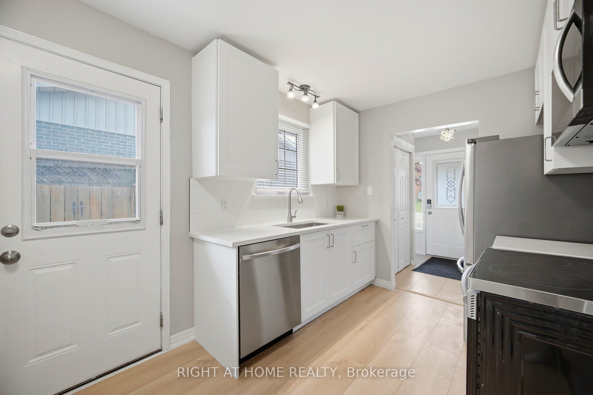 309 Simon Street, Shelburne, ON L9V 2Y5 photo 4