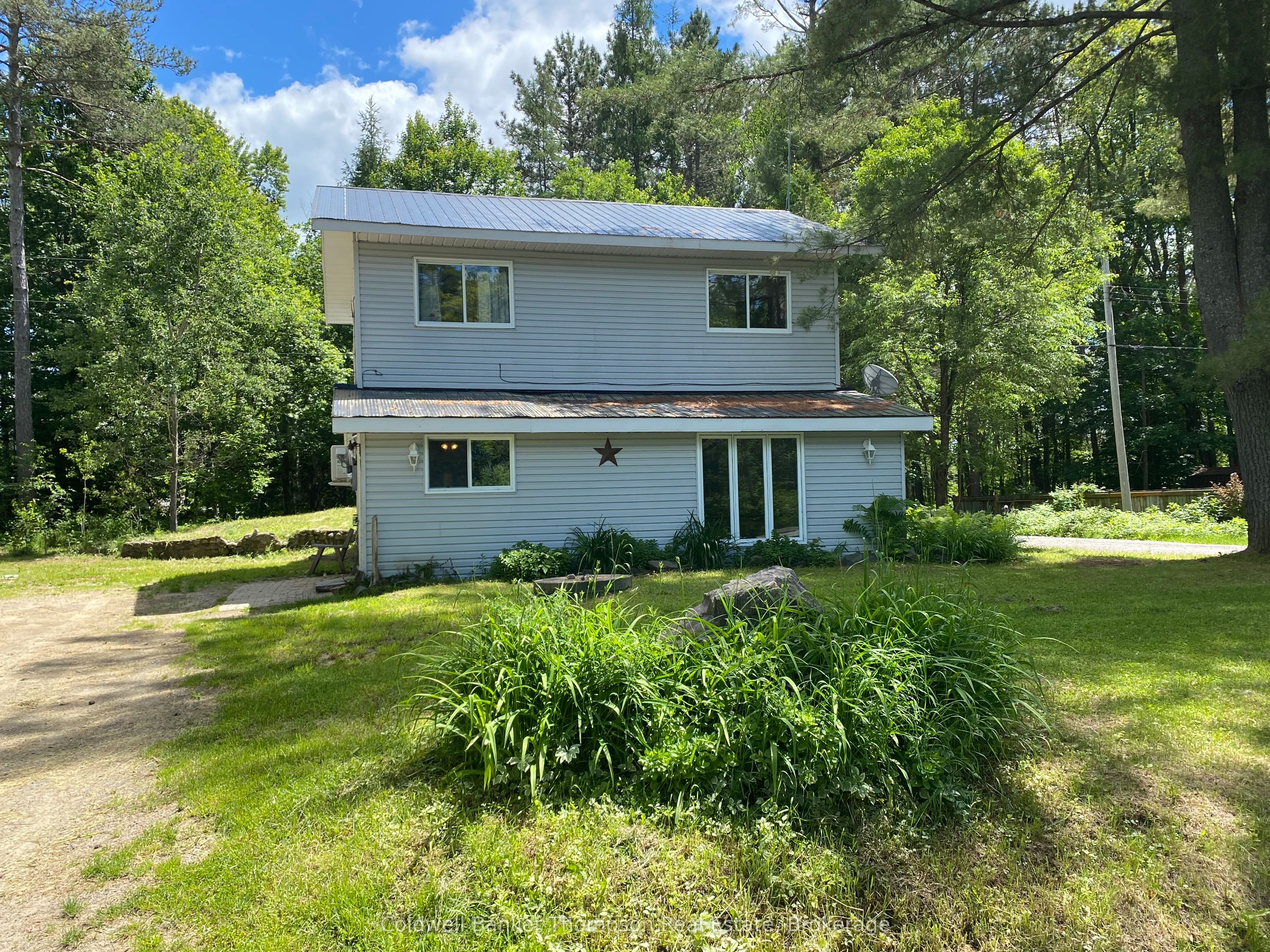 31 Hutcheson Beach Road, Huntsville, ON P1H 1N4
