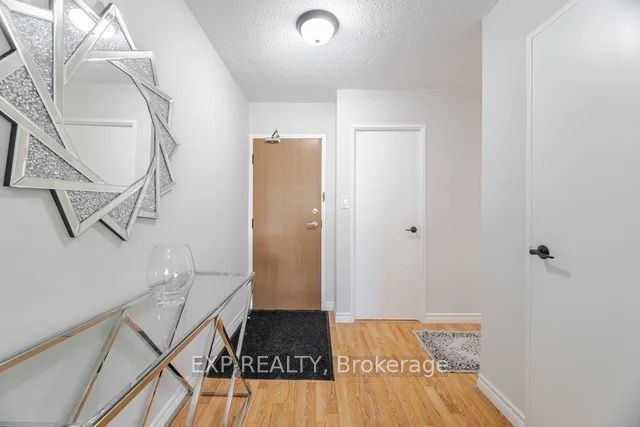 150 Charlton Avenue E 608, Hamilton, ON L8N 3X3 photo 5