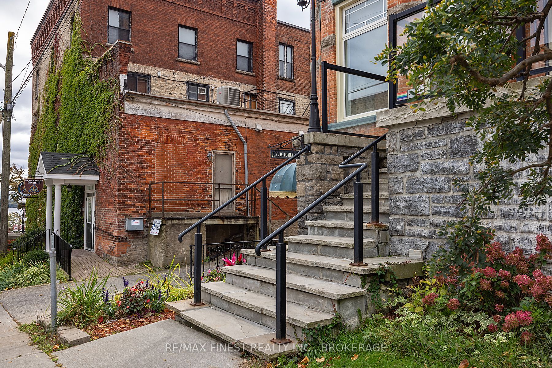 10 Victoria Avenue, Brockville, ON K6V 2B1 photo 4