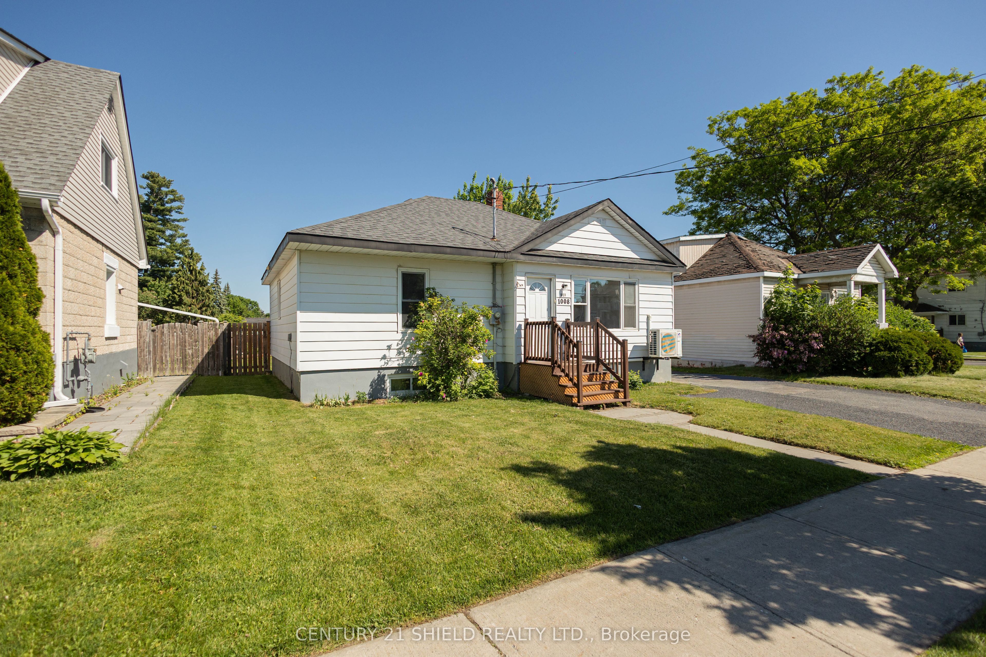 1008 Second Street E. Street, Cornwall, ON K6H 2A9 photo 2