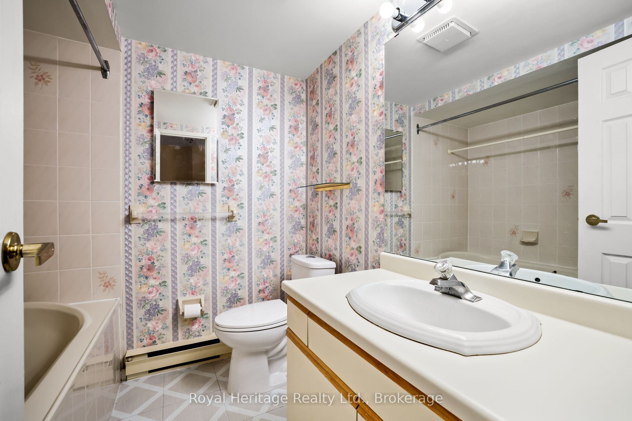 40 Auburn Street 211, Peterborough, ON K9H 2G2 photo 3