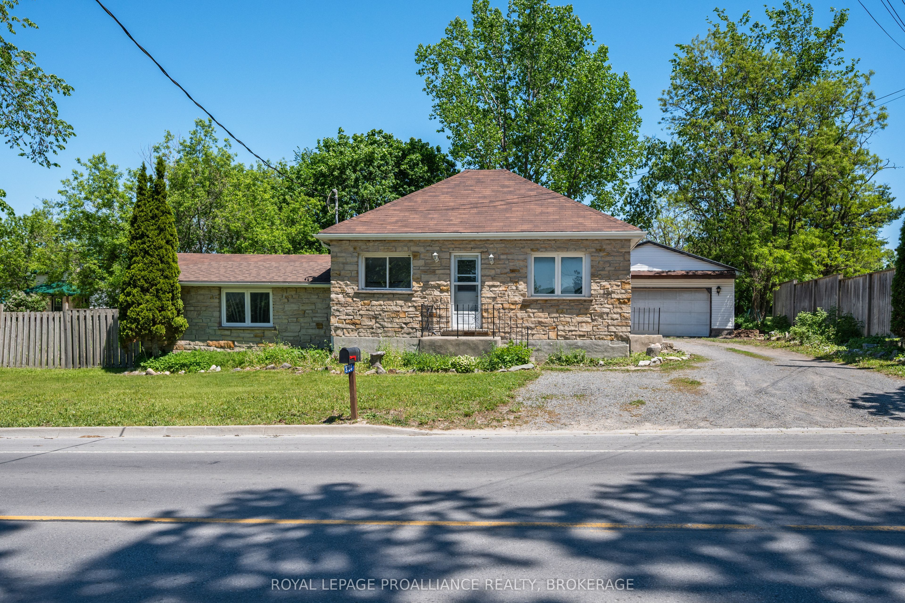 3734 Battersea Road, Frontenac, ON K0H 1X0