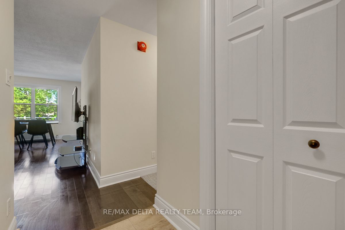 1099 Cadboro Road 107, Cyrville - Carson Grove - Pineview, ON K1J 9K4 photo 4