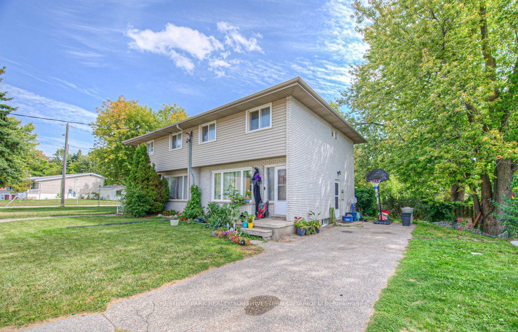 151 Franklin Street N, Kitchener, ON N2A 1Y3 photo 2
