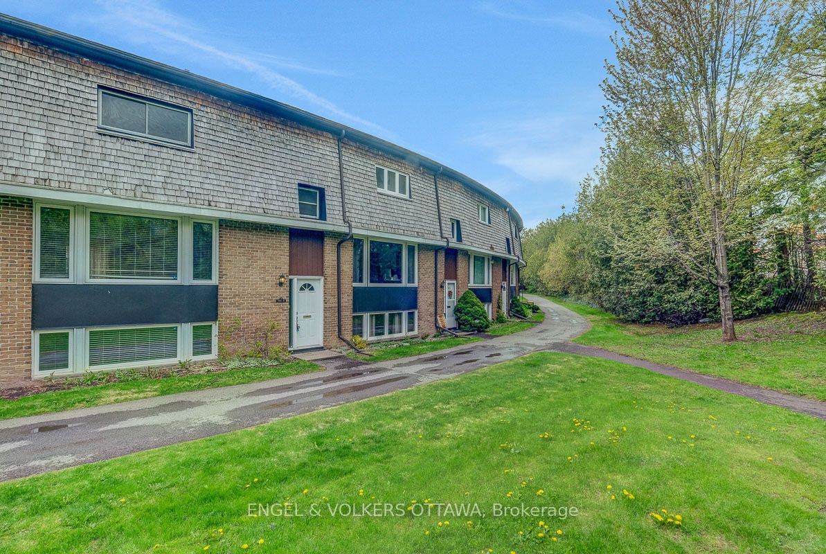 765 Springland Drive B, Billings Bridge - Riverside Park and Area, ON K1V 6L9 photo 2