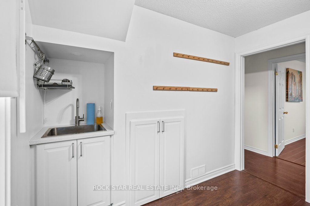 15 Melrose Avenue N Upper, Hamilton, ON L8L 6X3 photo 3