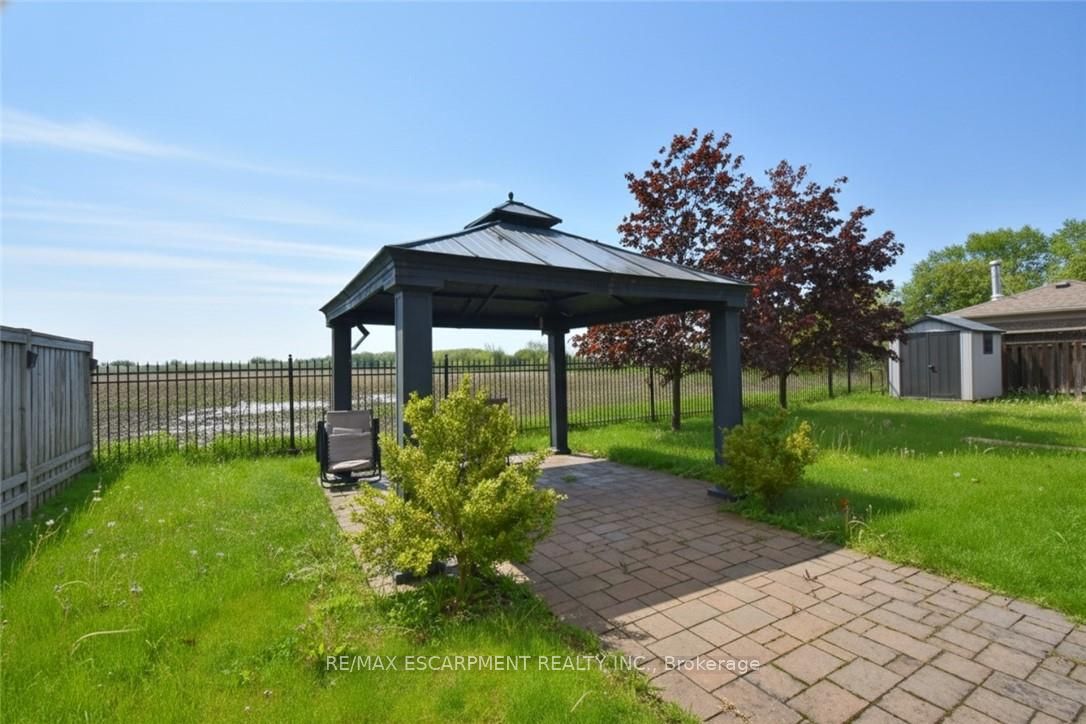 708 Winston Road, Grimsby, ON L3M 4E8 photo 2