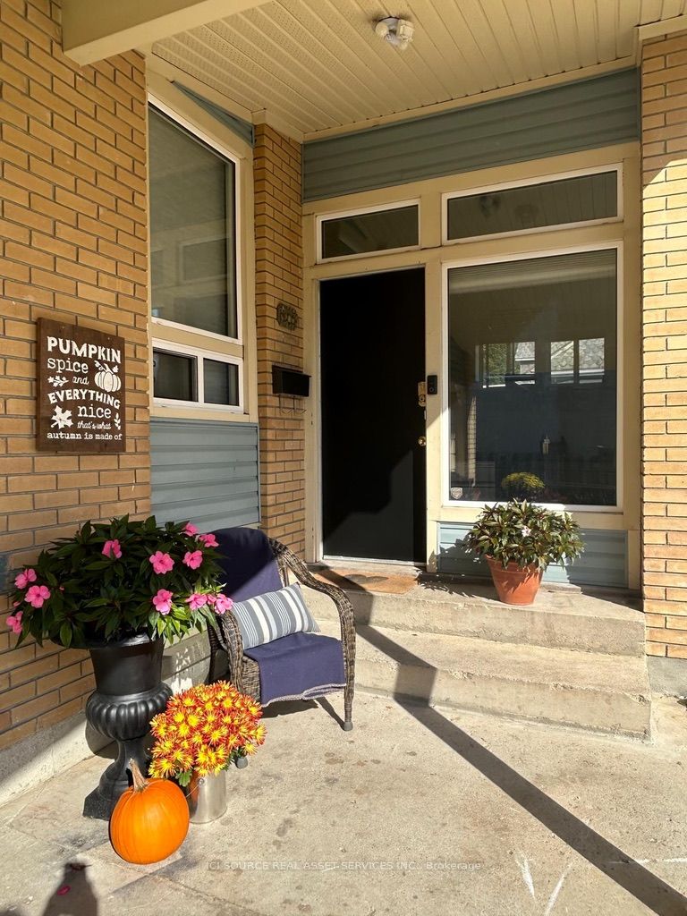 273 Saulsbury Street, Strathroy-Caradoc, ON N7G 2B1 photo 3