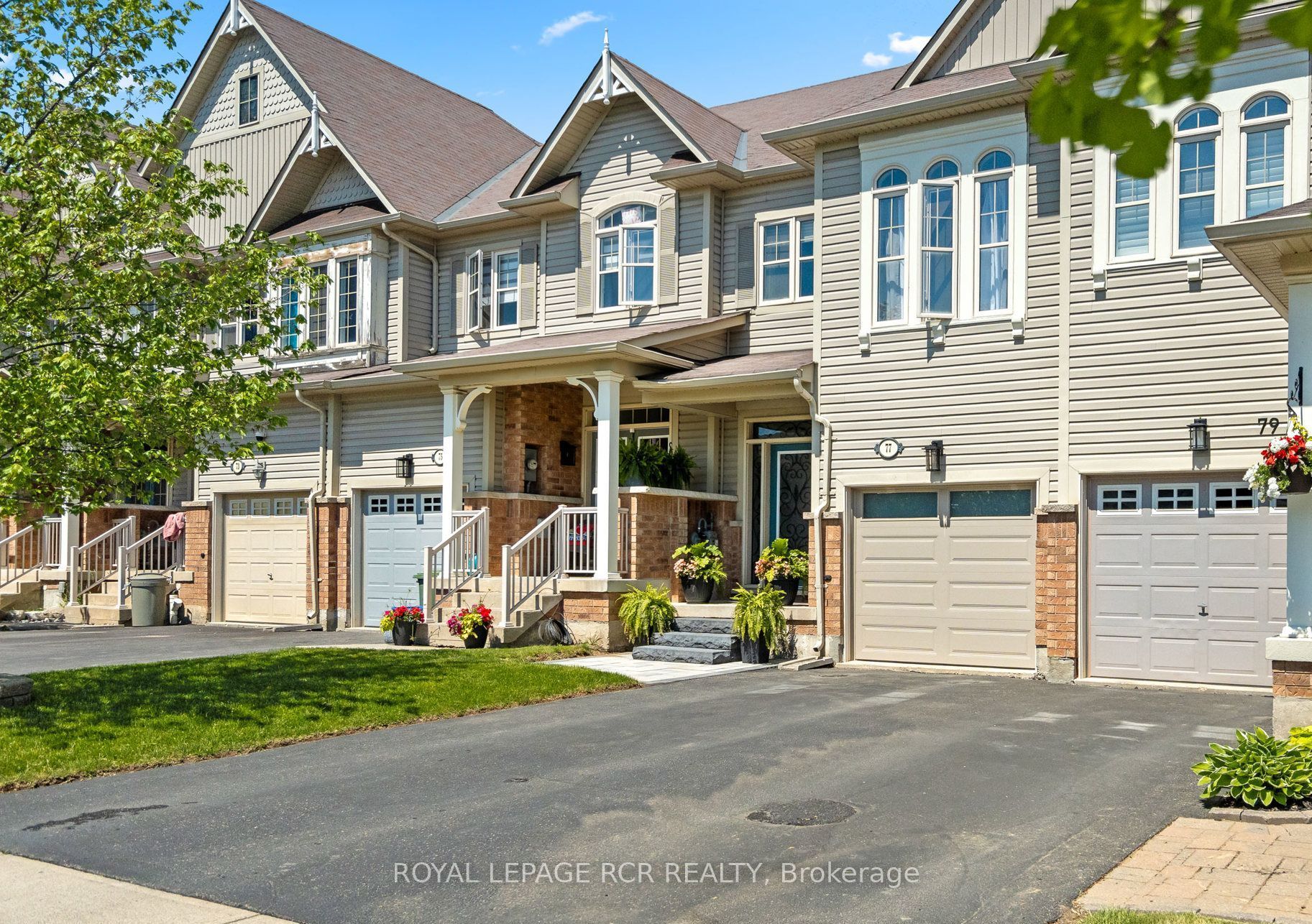 77 Cathedral Court, Hamilton, ON L8B 0S1 photo 2