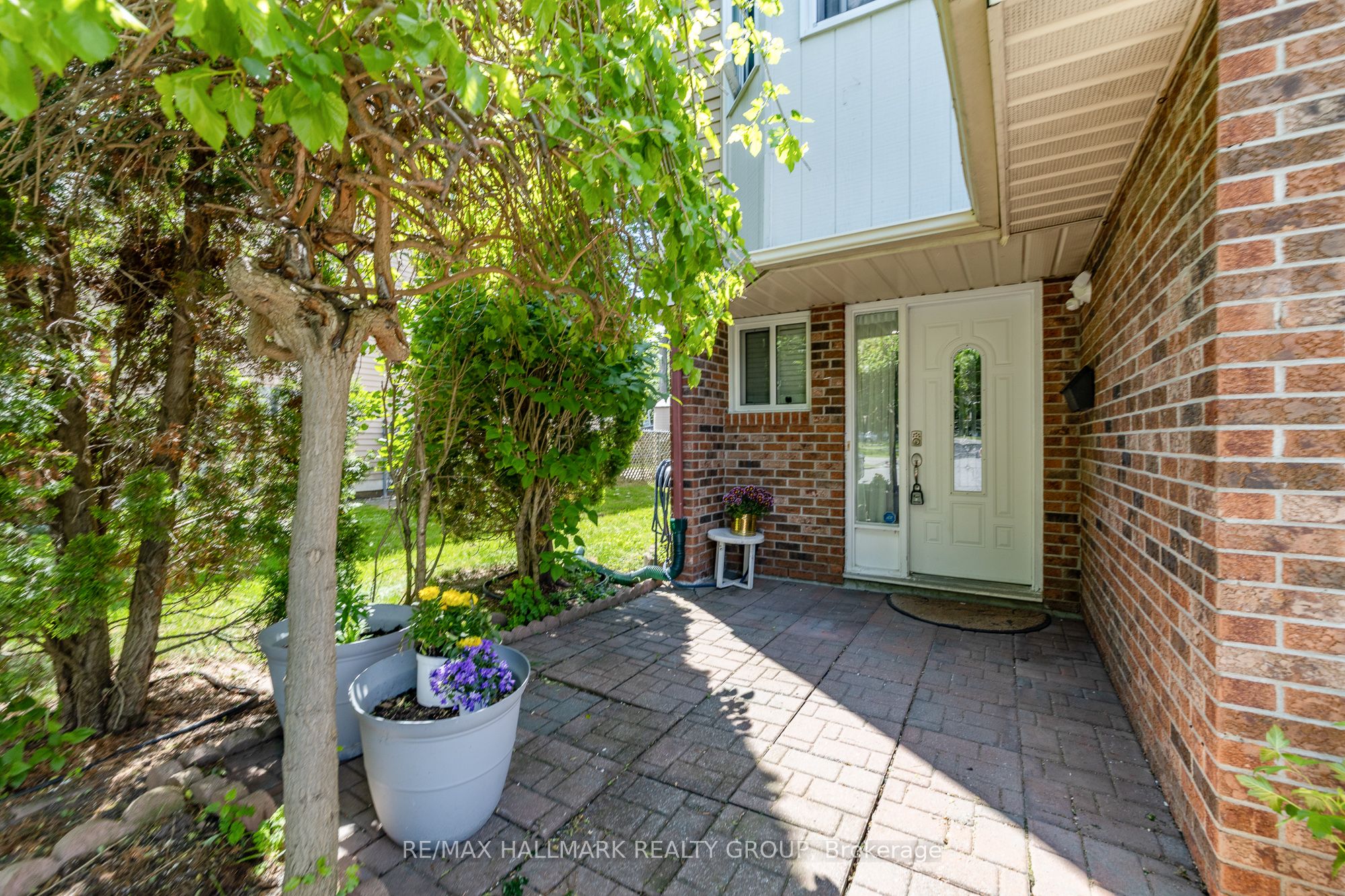 6931 Du Bois Avenue, Orleans - Convent Glen and Area, ON K1C 5L4 photo 4