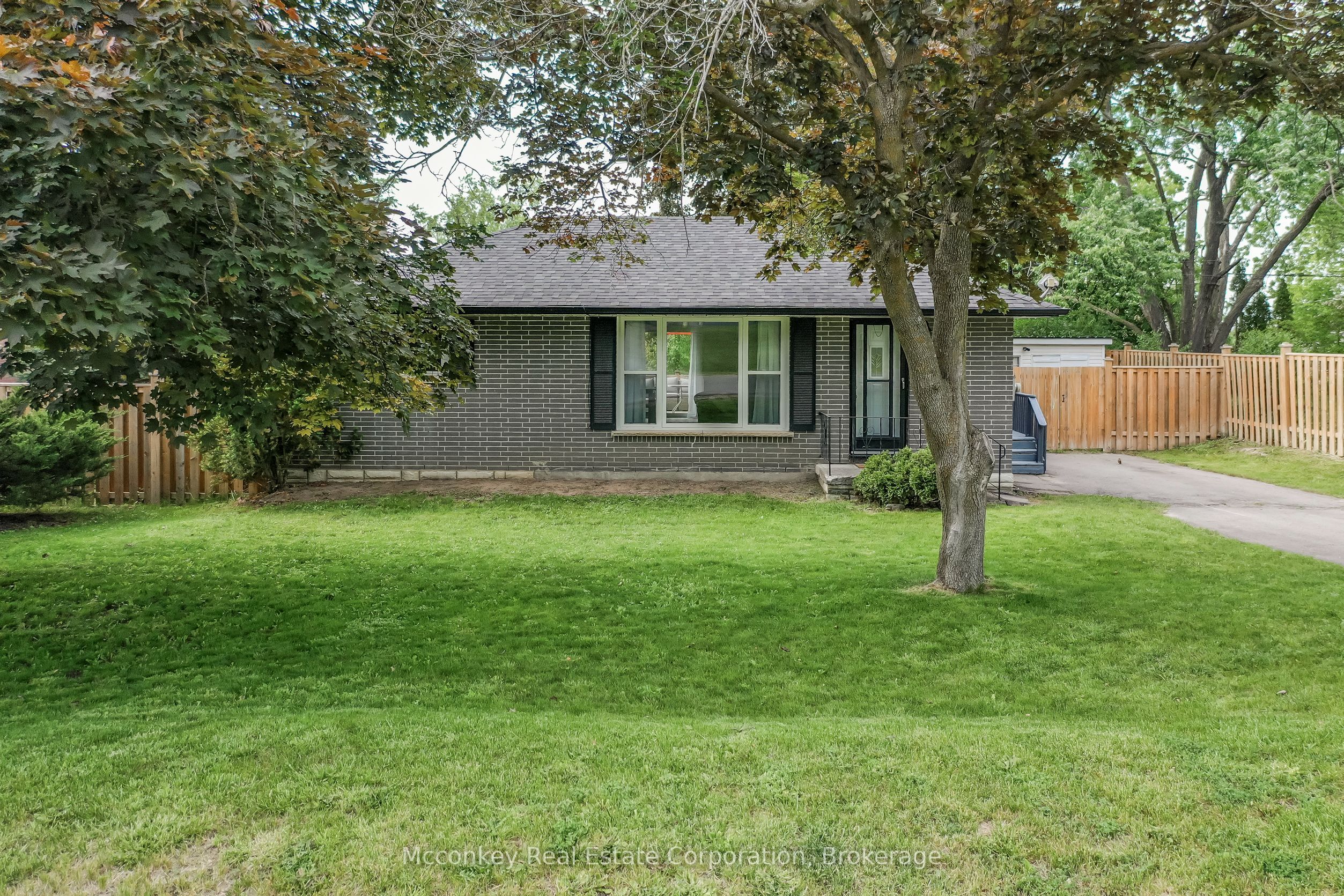 308 Collison Avenue, Peterborough, ON K9J 1A6 photo 2