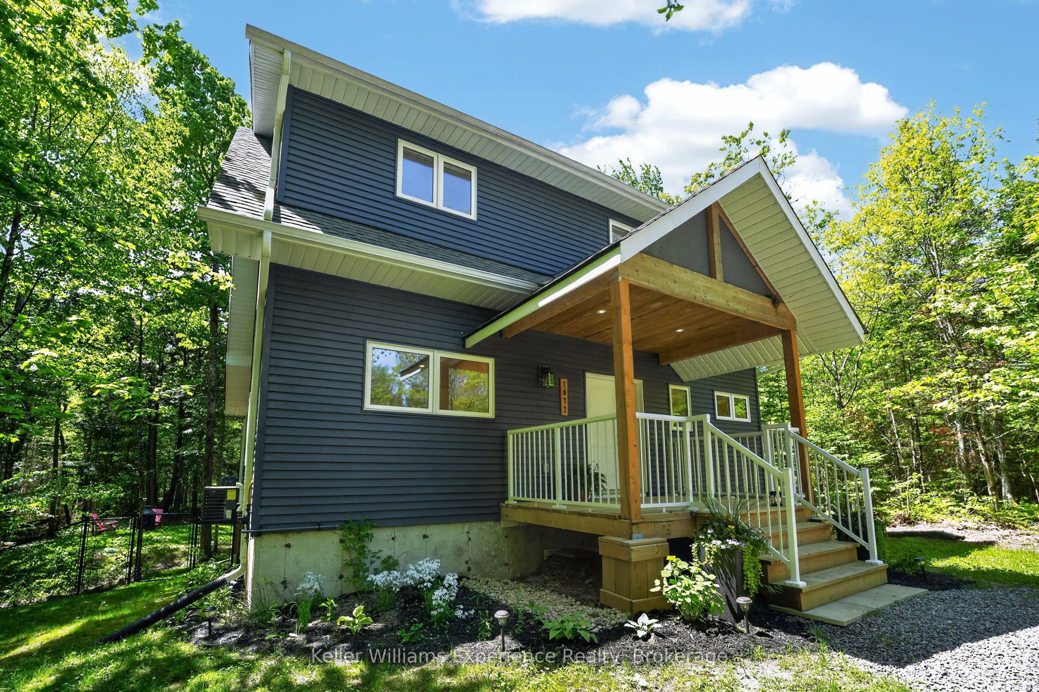 1077 Holiday Park Drive, Bracebridge, ON P1L 1W9 photo 2