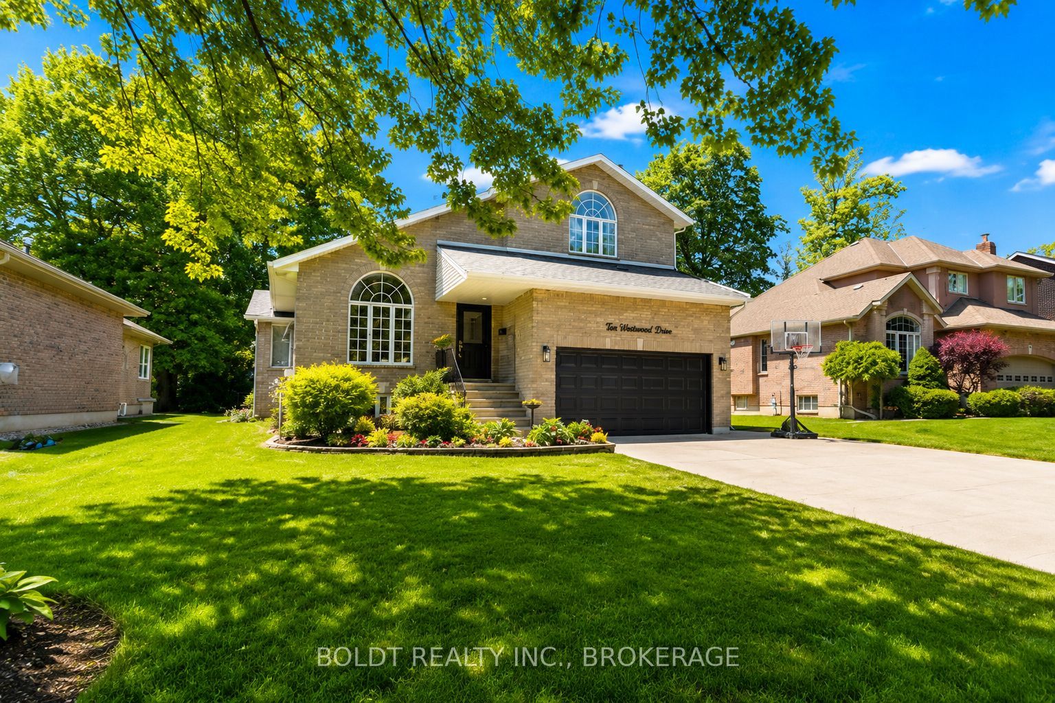 10 Westwood Drive, Port Colborne, ON L3K 6B8 photo 2