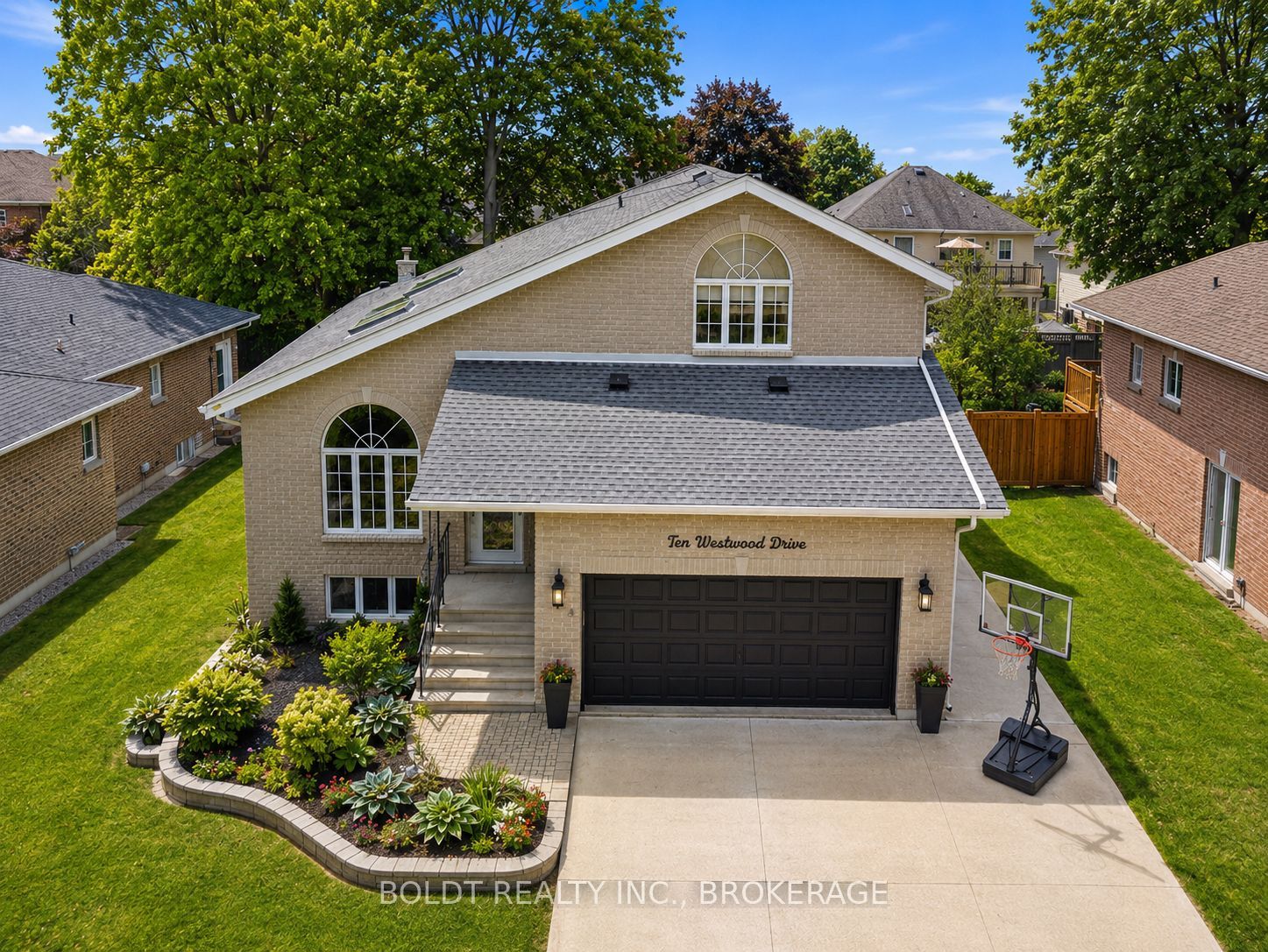 10 Westwood Drive, Port Colborne, ON L3K 6B8 photo 3